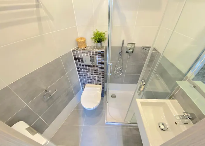 Krasny - V Starom Meste * 브라티슬라바